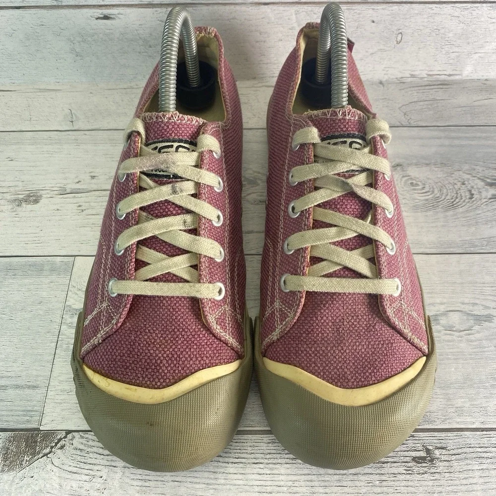 KEEN Coronado Sneakers Womens 9 Red Canvas Casual Fashion Rubber Toe Shoes Nice